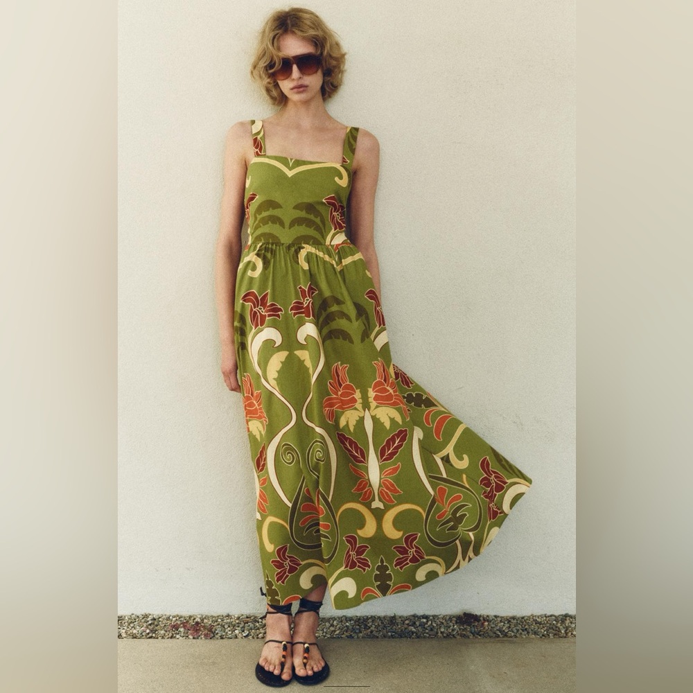 NWOT - ZARA - PRINTED MIDI, Size small